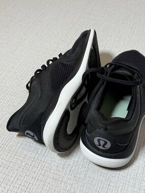 Lululemon Charge feel low Black Trainer Sneakers